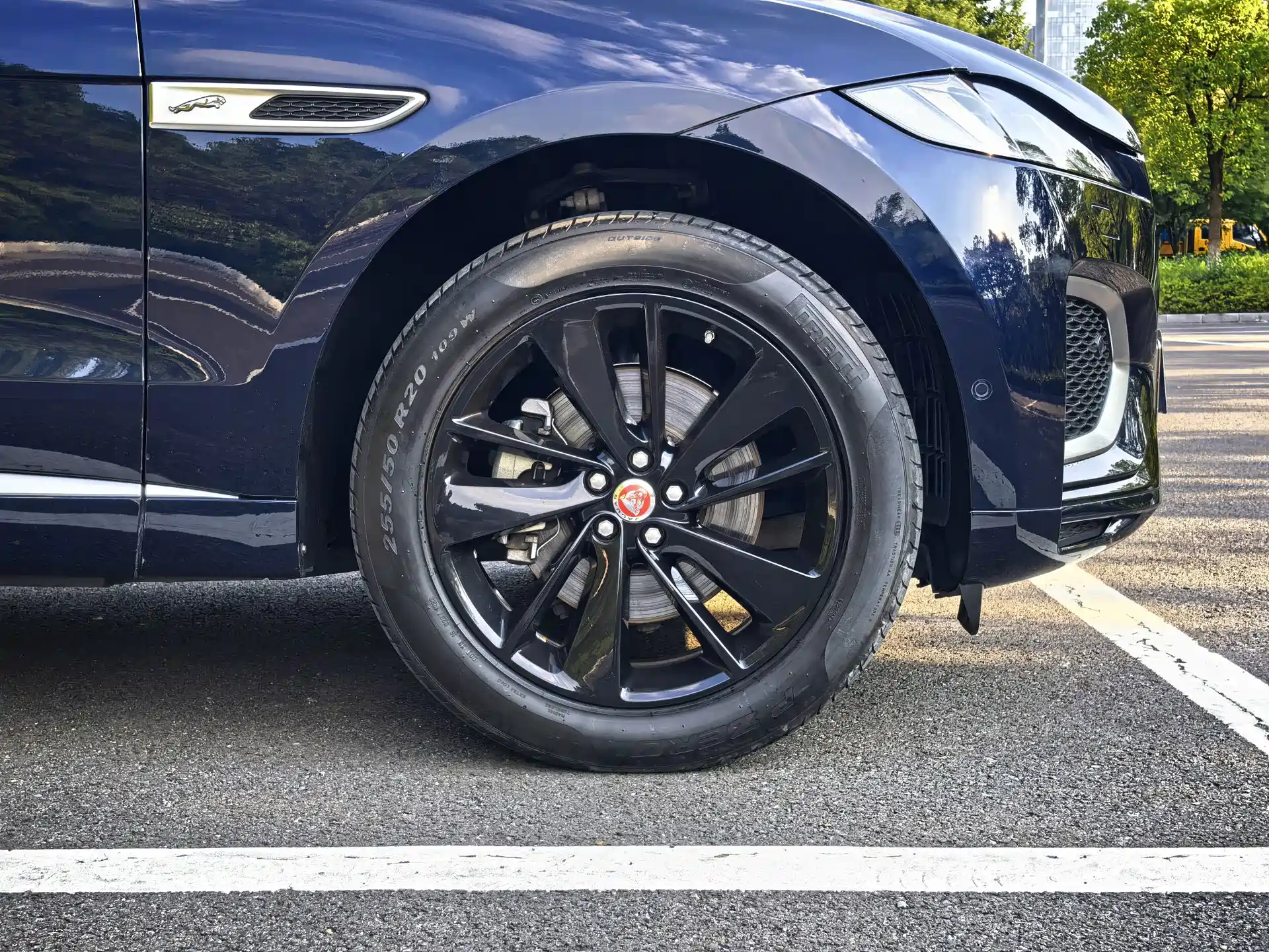 Photo 5 - Jaguar F-PACE