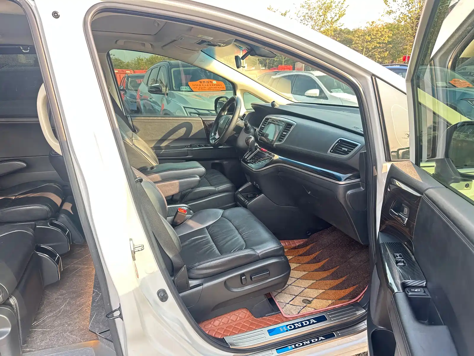 Photo 6 - Honda Odyssey
