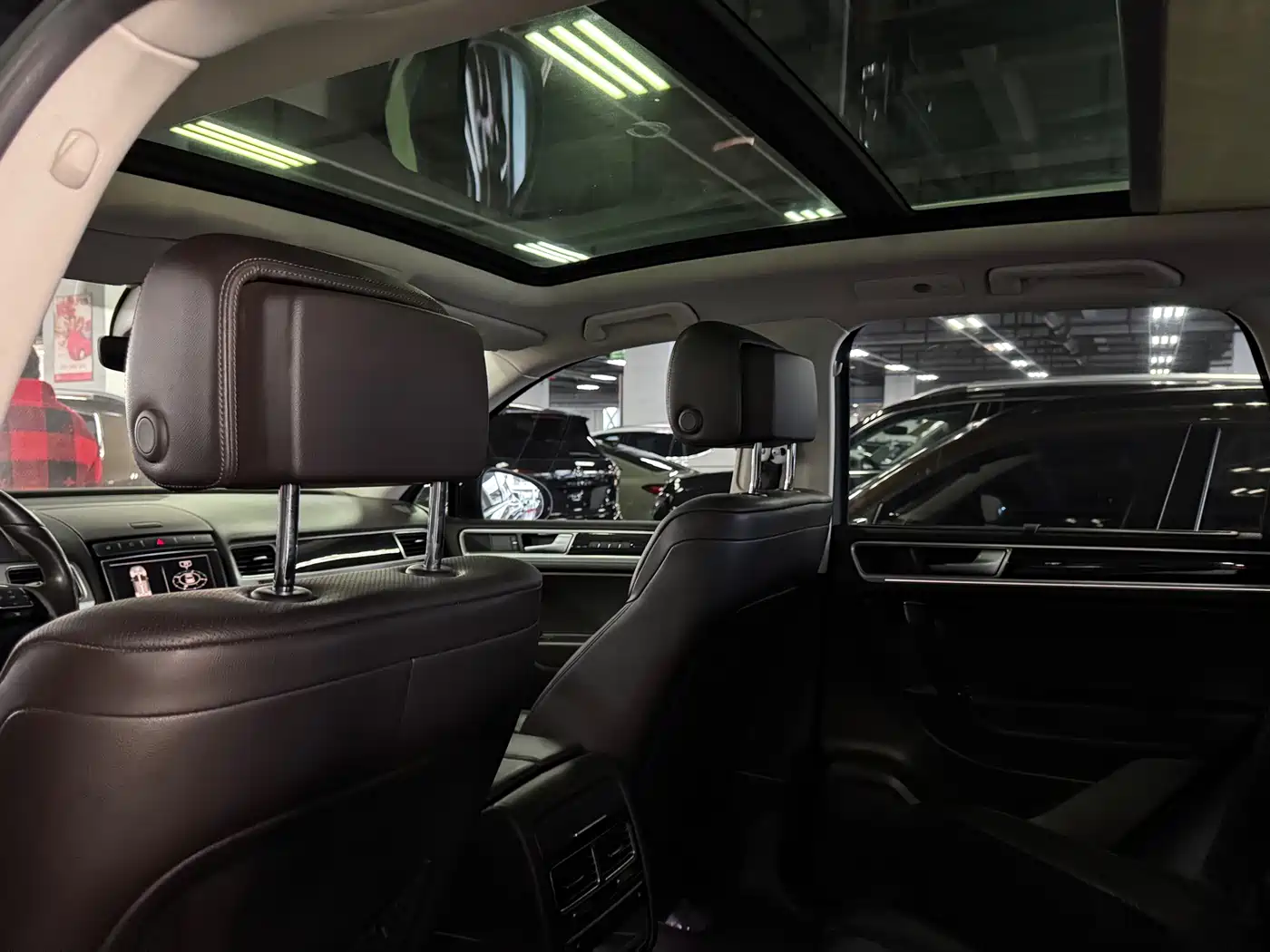 Volkswagen Touareg 2017 3.0TSI R-Line Summit Edition фото 8