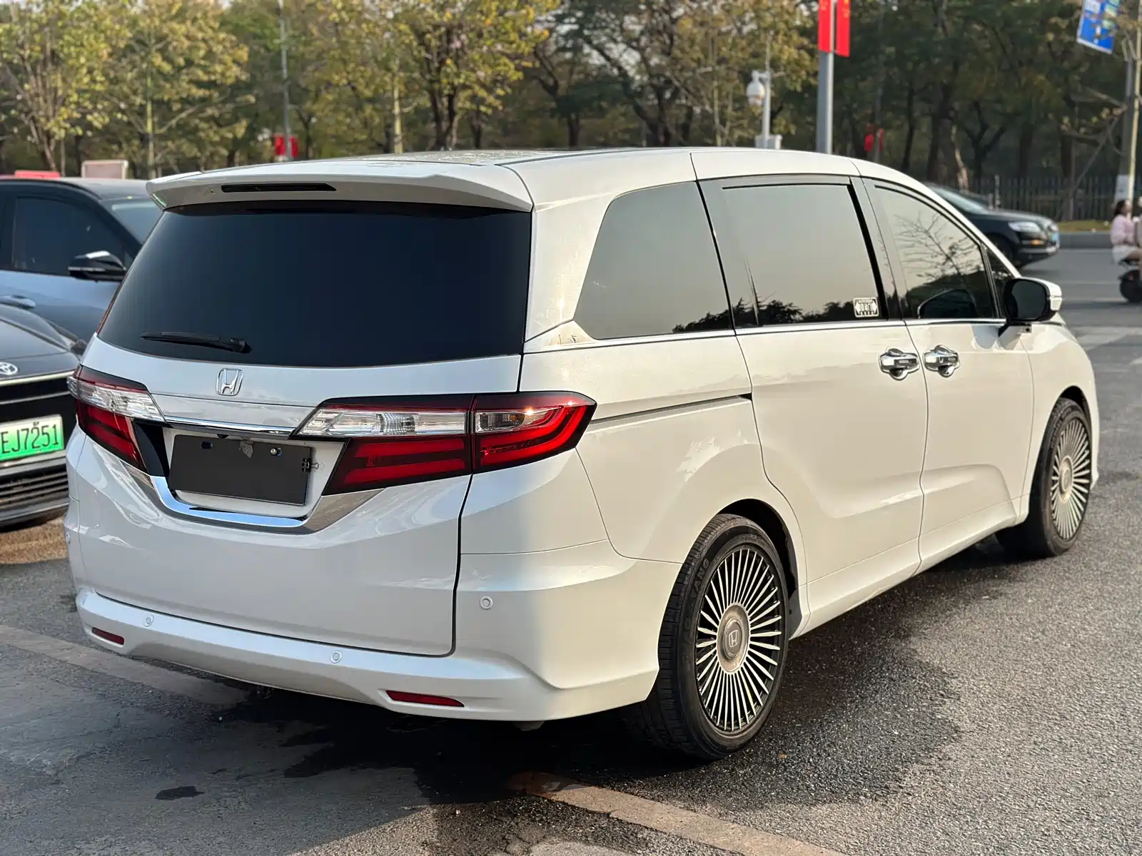Photo 14 - Honda Odyssey