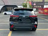 Photo 8 - Toyota Highlander