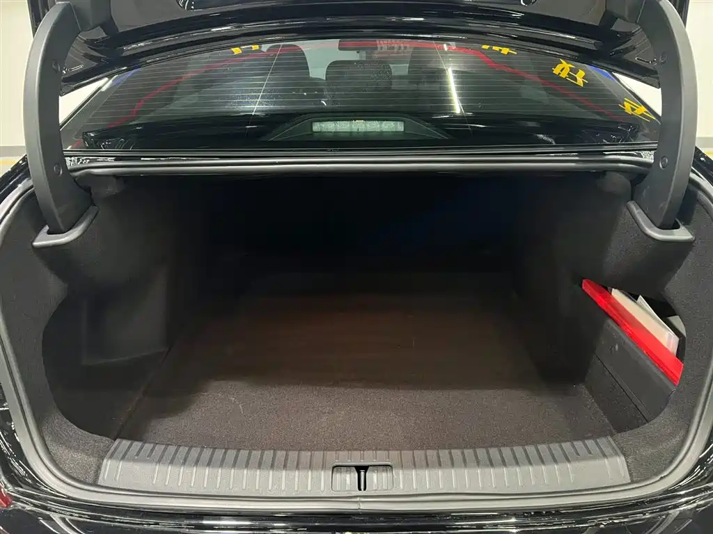 Volkswagen Passat 2024 280TSI Business Edition фото 7