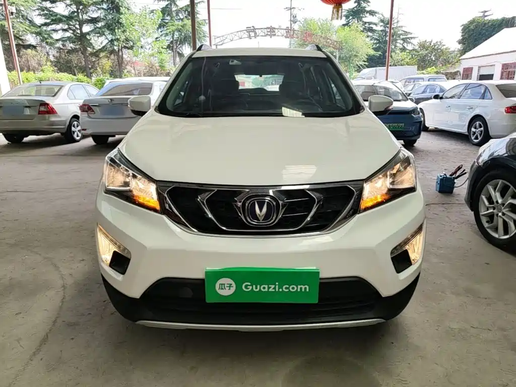 Фото 3 - Changan CS15