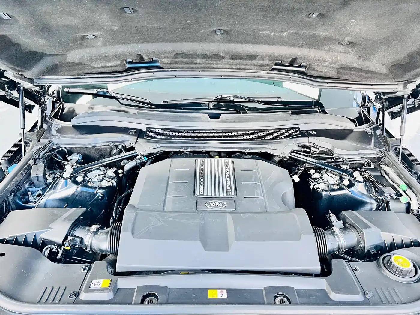 Land Rover Range Rover Sport 2016 Model 3.0 SC V6 SE фото 28