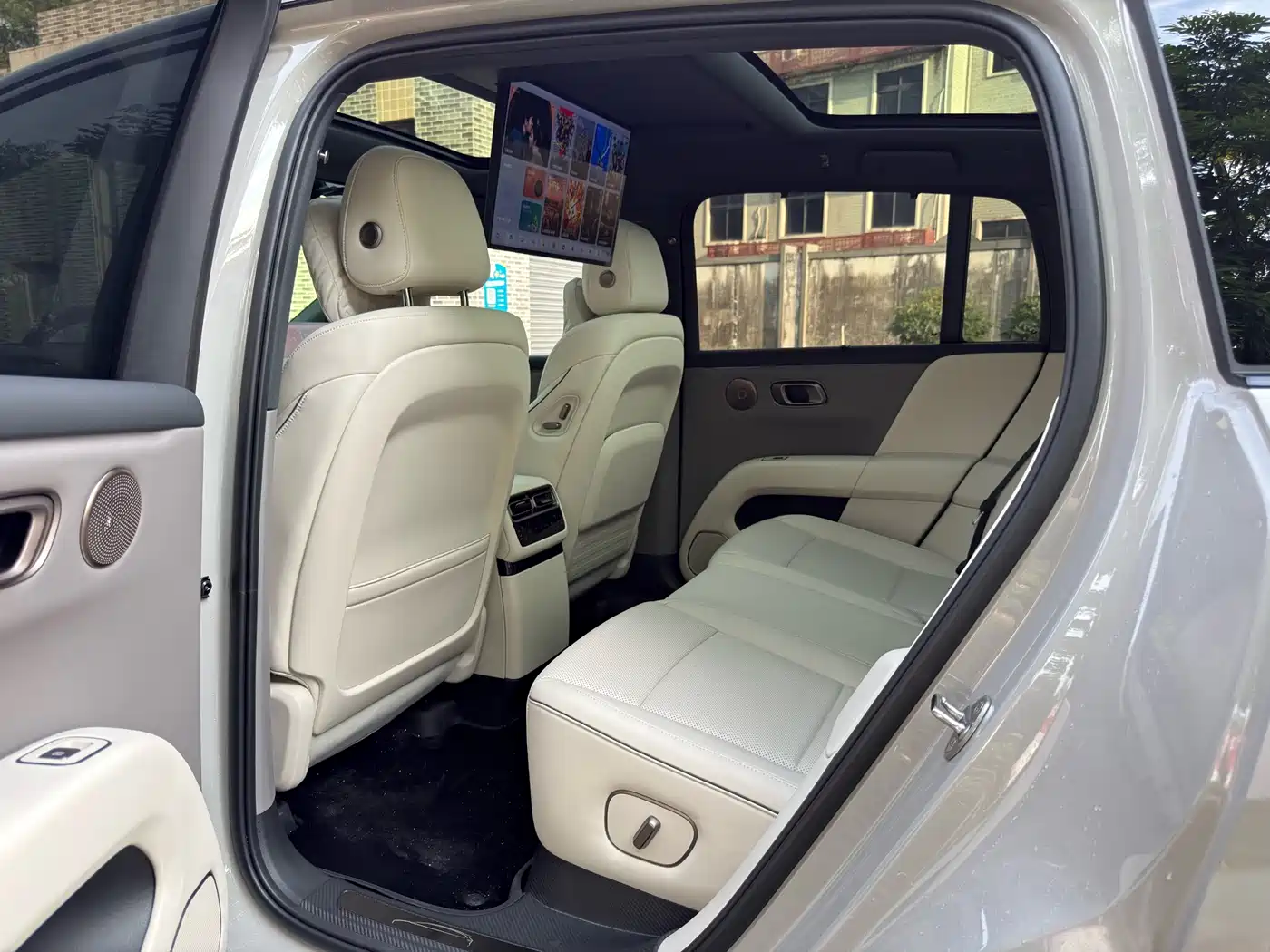 Li Auto i6 2026 2025 4WD Base Model