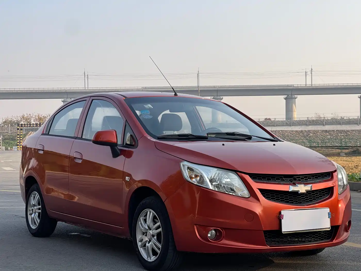 Chevrolet Sail 2013 Sedan 1.4L AMT Premium Edition фото 3