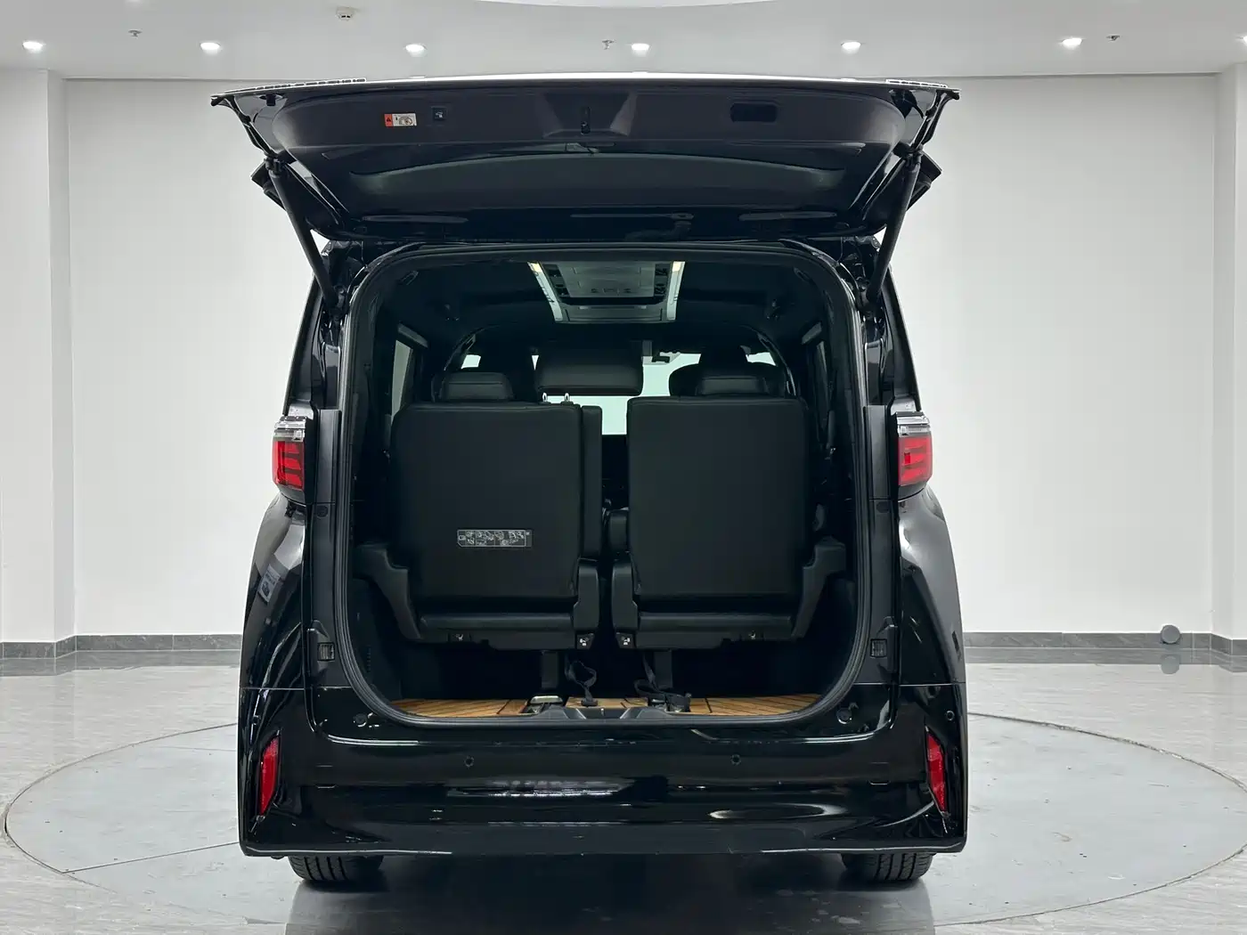 Toyota Alphard 2024 Hybrid 2.5L Prestige Edition фото 31