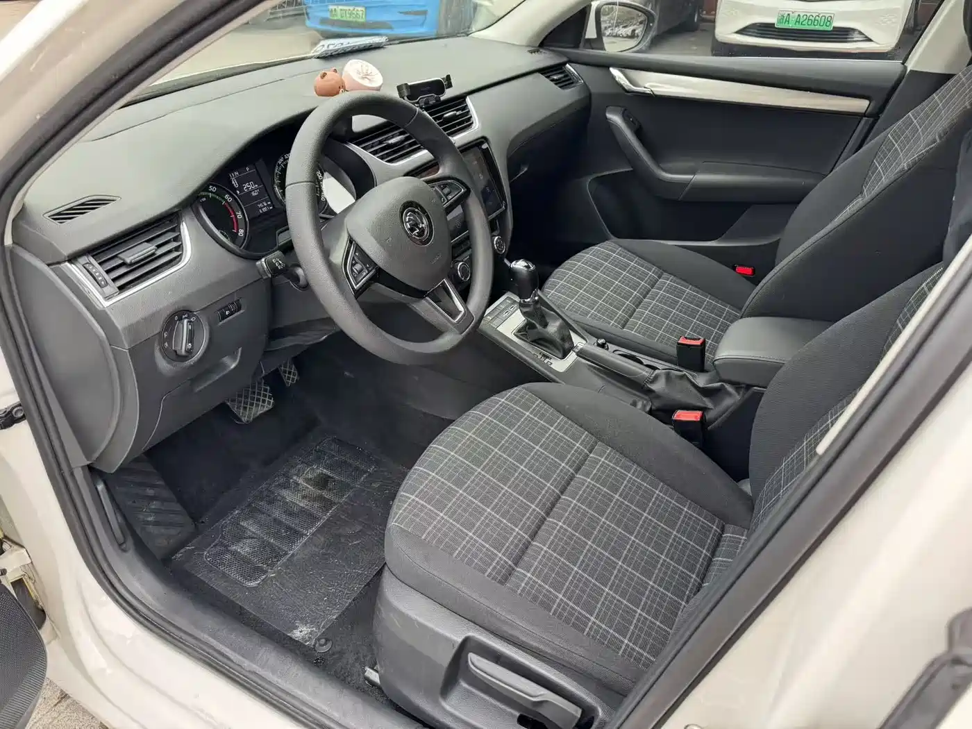 Škoda Octavia 2019 1.5L Automatic Smart Comfort China VI фото 8
