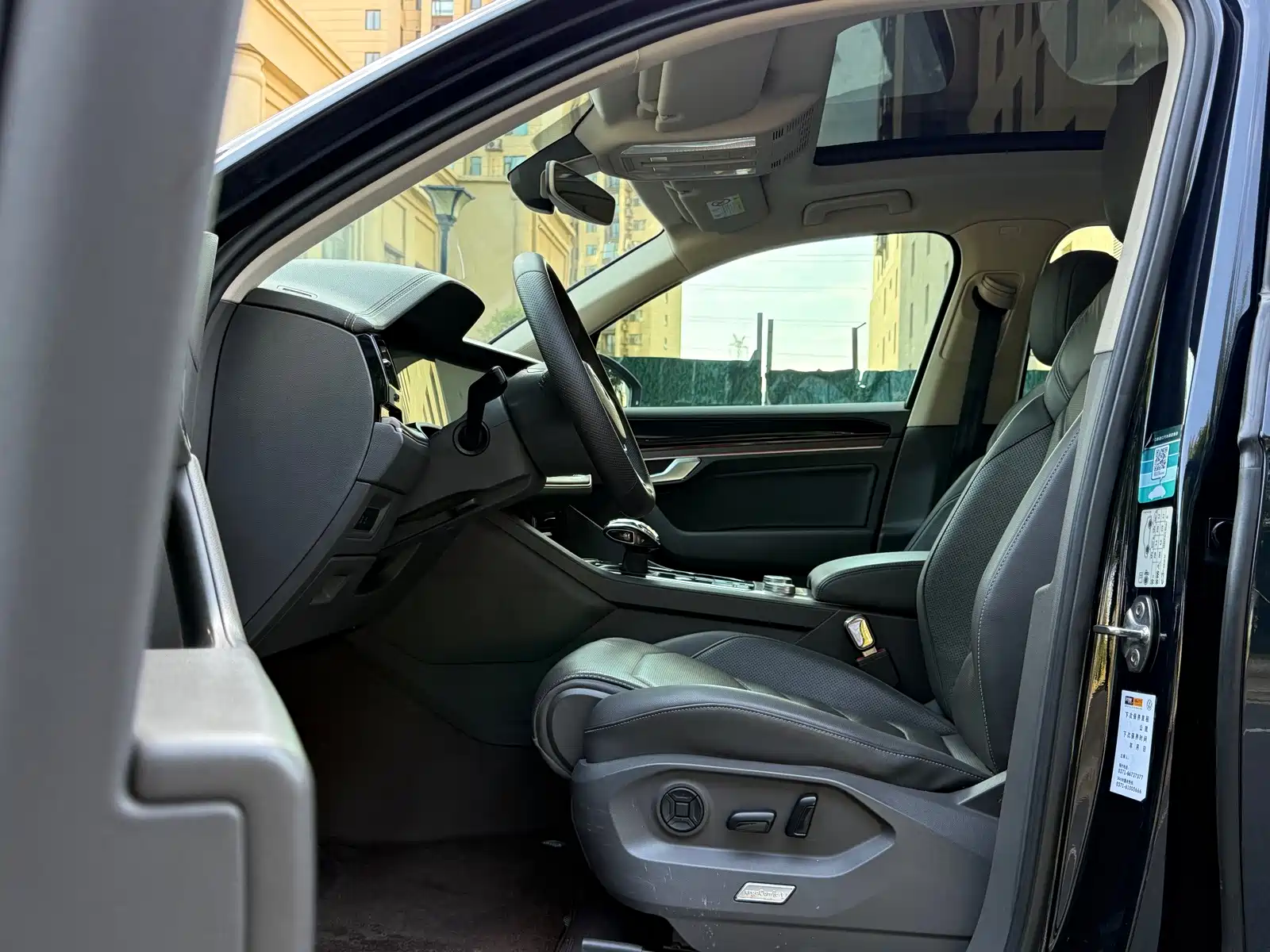 Фото 4 - Volkswagen Touareg