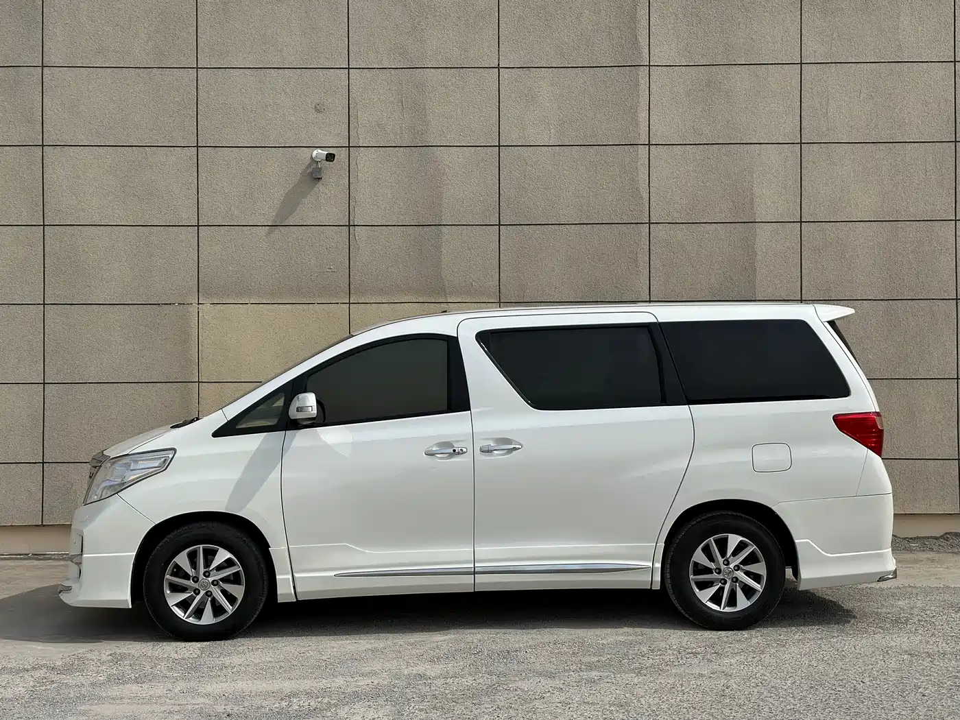 Toyota Alphard 2012 3.5L Luxury Edition фото 15