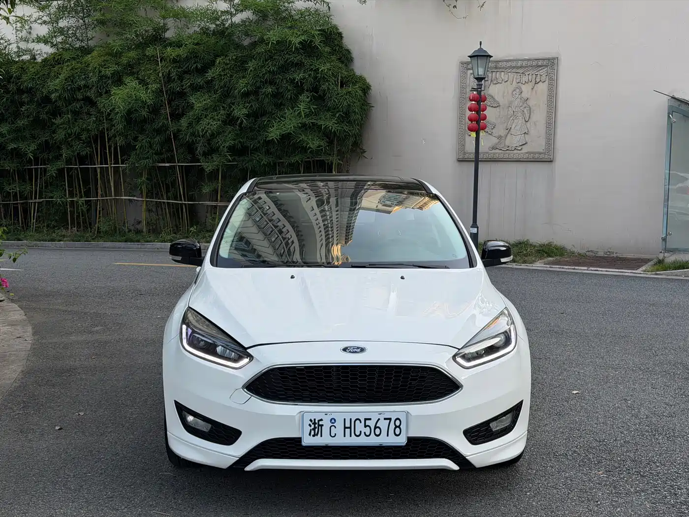 Photo 2 - Ford Focus