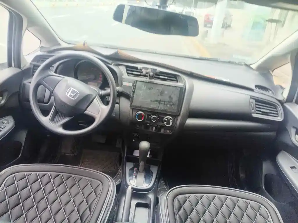 Фото 11 - Honda Fit