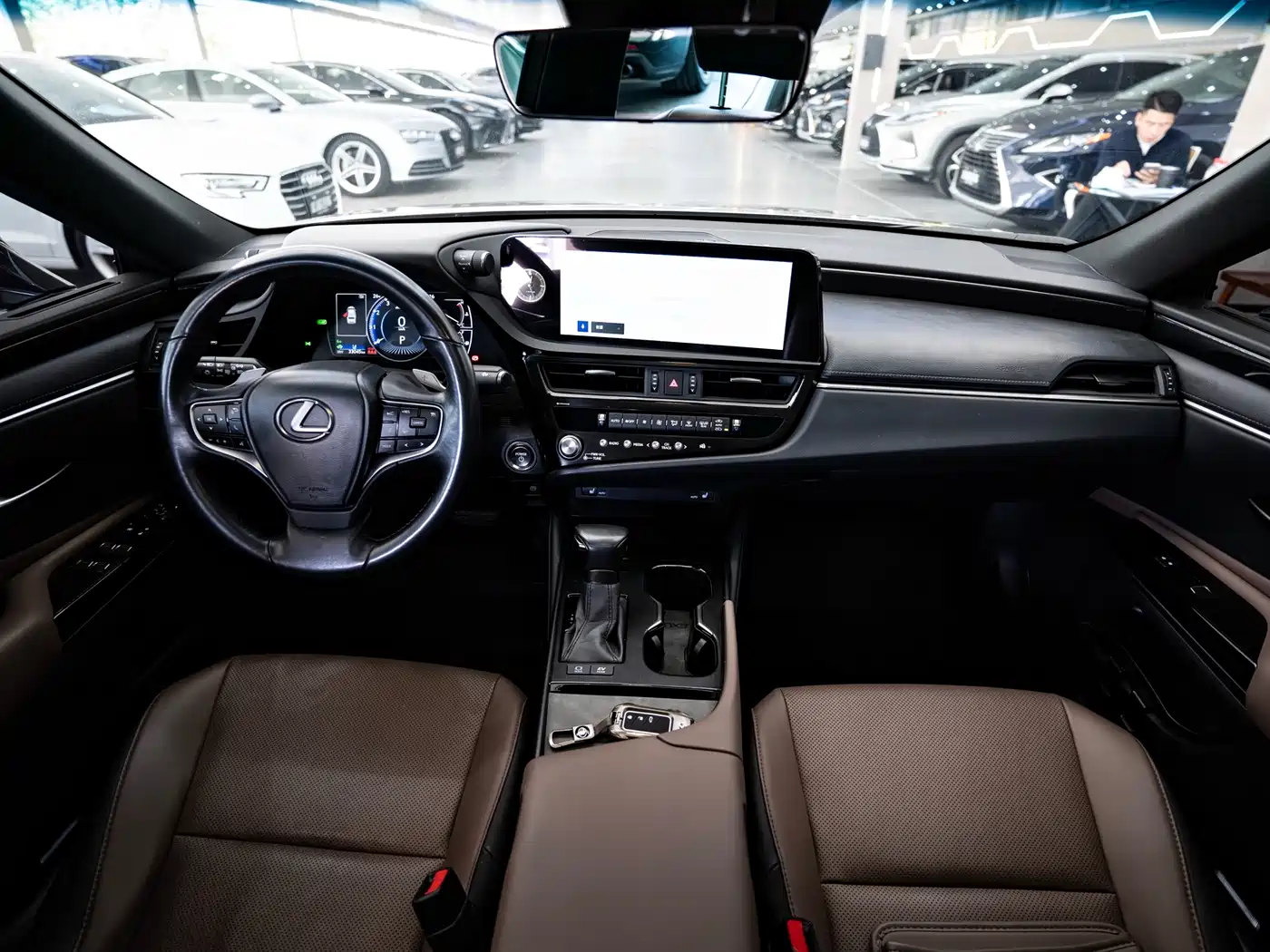 Lexus ES 2022 300h Excellence Edition фото 13