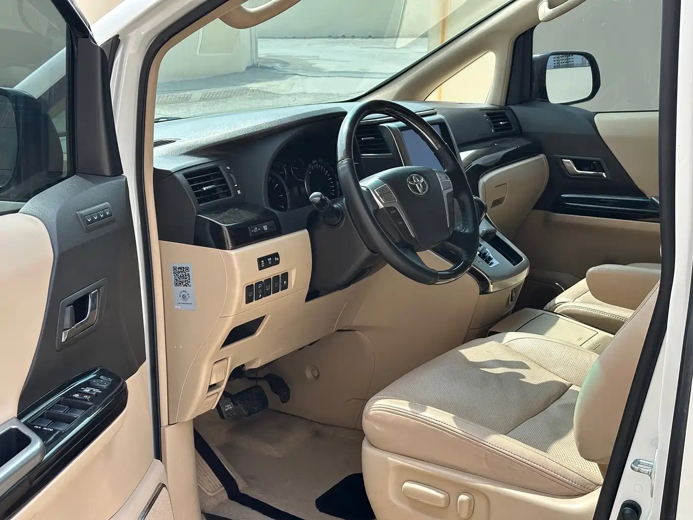 Toyota Alphard 2012 3.5L Luxury Edition фото 4