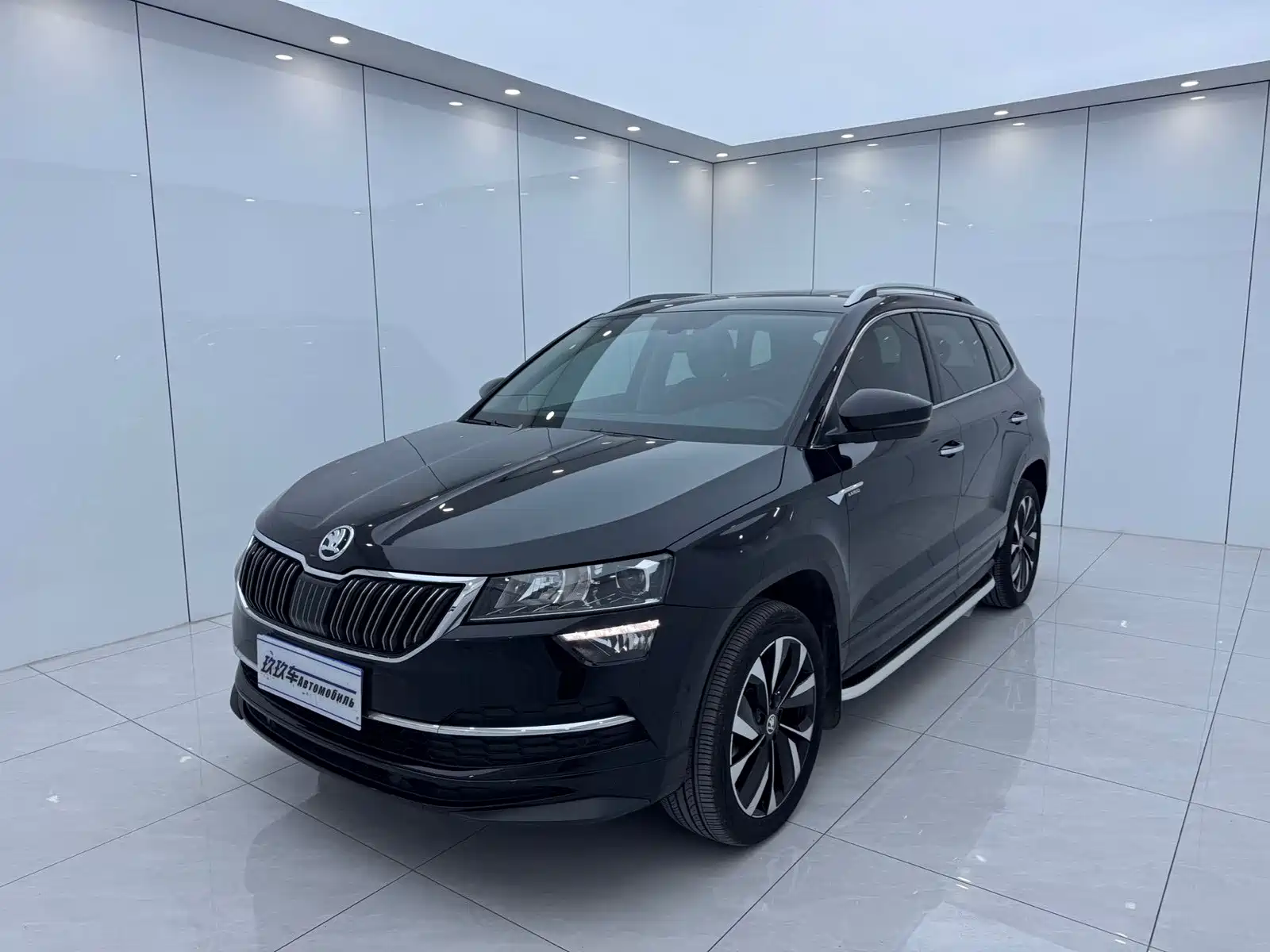 Photo 1 - Škoda Karoq