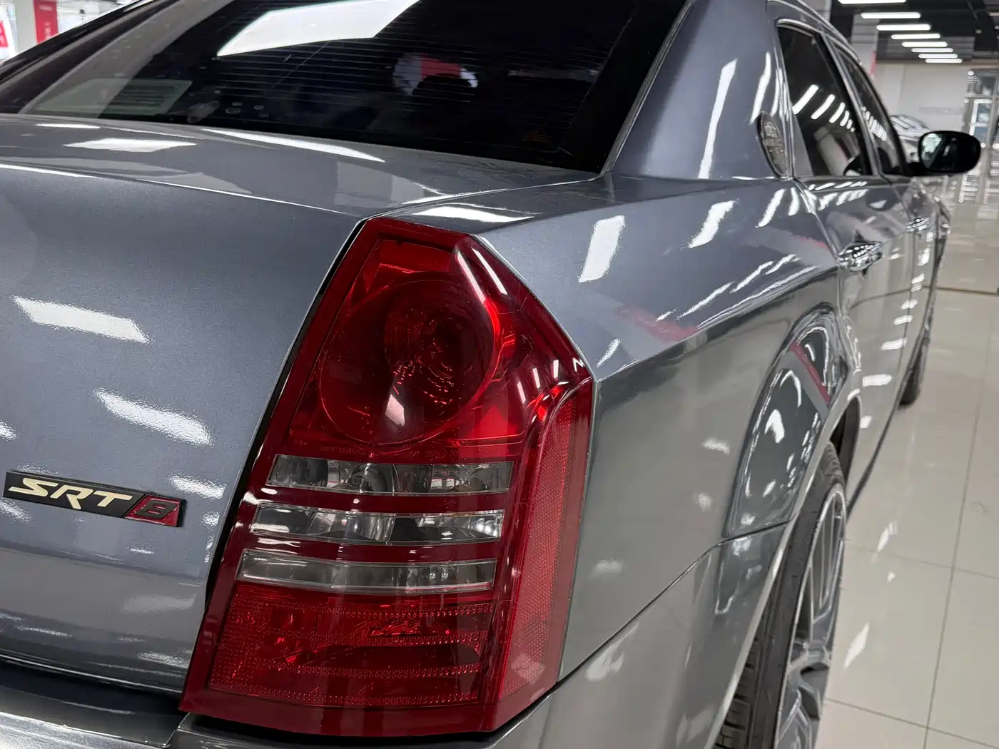 Chrysler 300C (Import) 2004 2004 Model 5.7 V8
