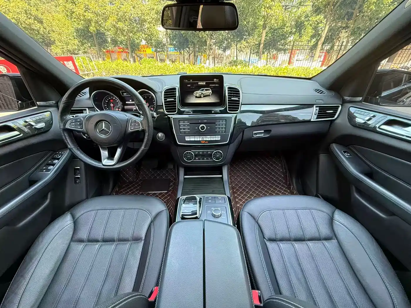Mercedes-Benz GLS 2017 GLS 400 4MATIC Luxury фото 31