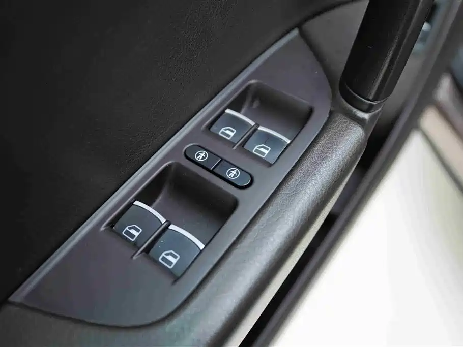 Volkswagen Touareg 2011 3.0TSI Standard фото 11