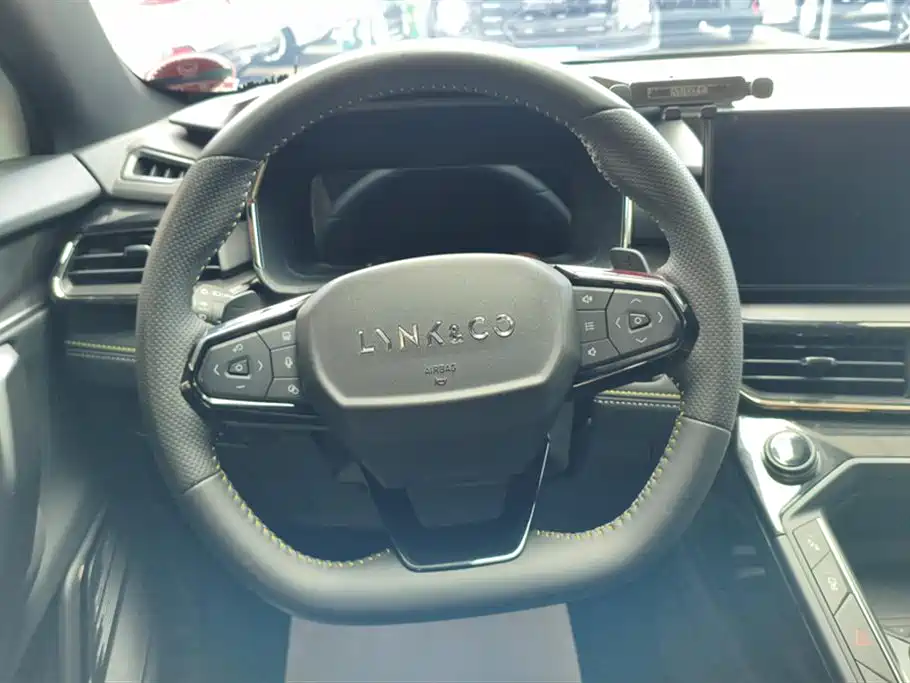 Lynk & Co 06 2023 Remix 1.5T Power Halo фото 15