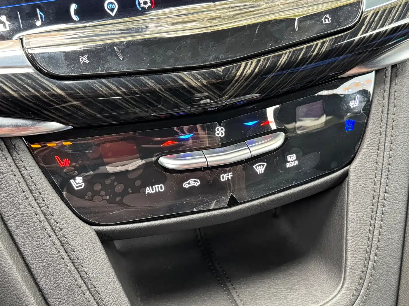 CADILLAC XT6