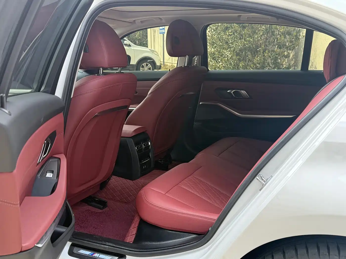 BMW 3 Series 2025 325Li M Sport Package фото 8