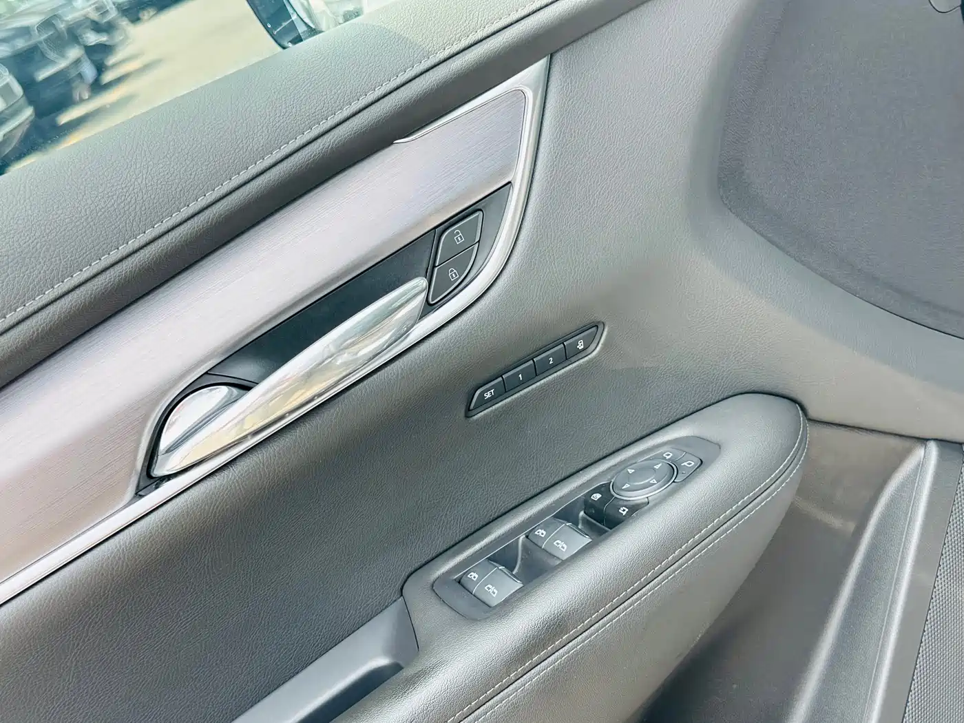 Cadillac XT6 2022 2.0T 6-Seater 4WD Trend Edition фото 10