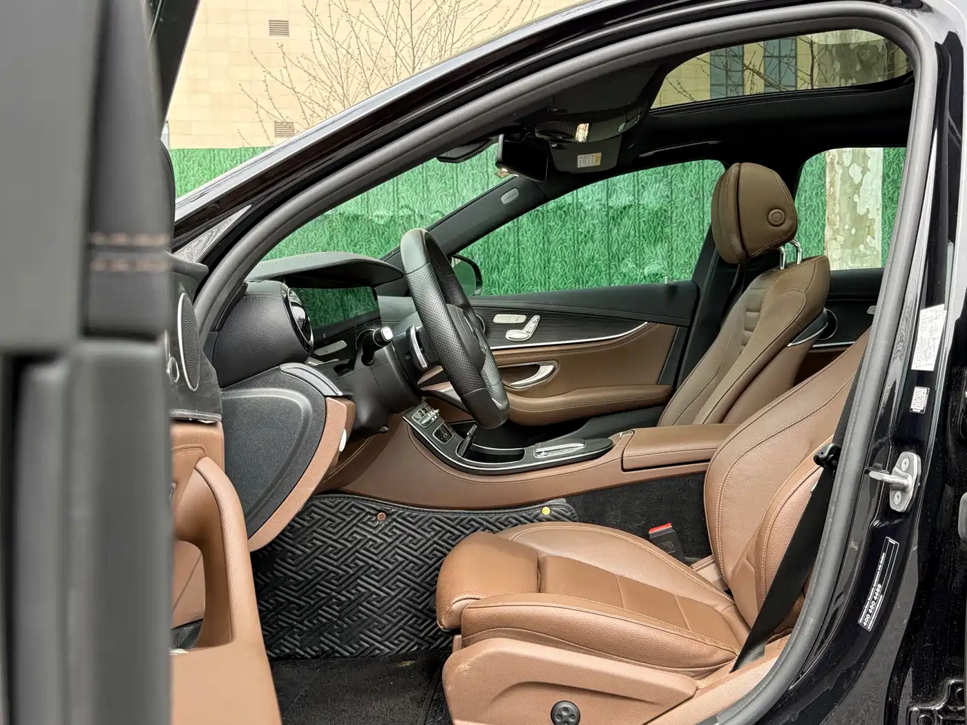 Mercedes-Benz E-Class New Energy 2022 E 350 e L Plug-in Hybrid Sedan фото 4