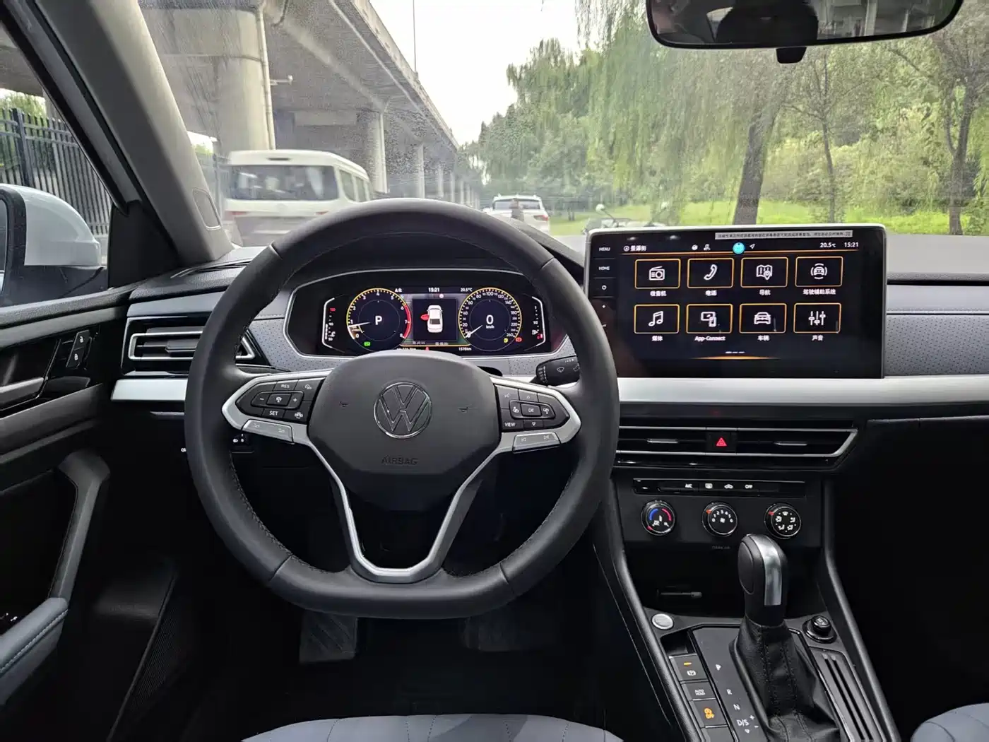 Volkswagen Lavida 2024 Model 1.5L Automatic 5 Million Edition фото 7