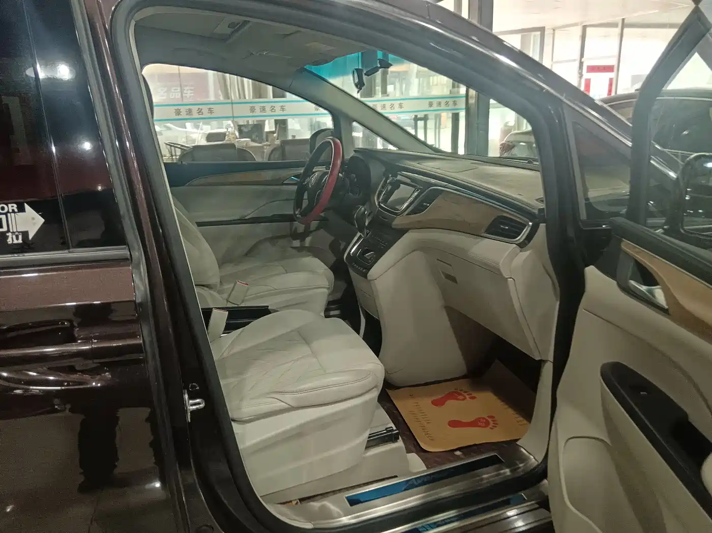 Buick GL8 2017 ES 28T Comfort Type China V фото 4