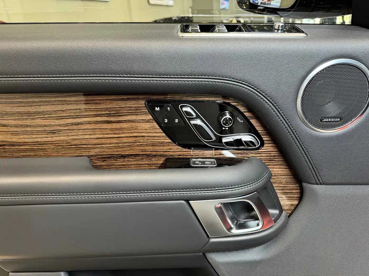 Land Rover Range Rover 2019 3.0 SC V6 Heritage Extended Edition фото 9