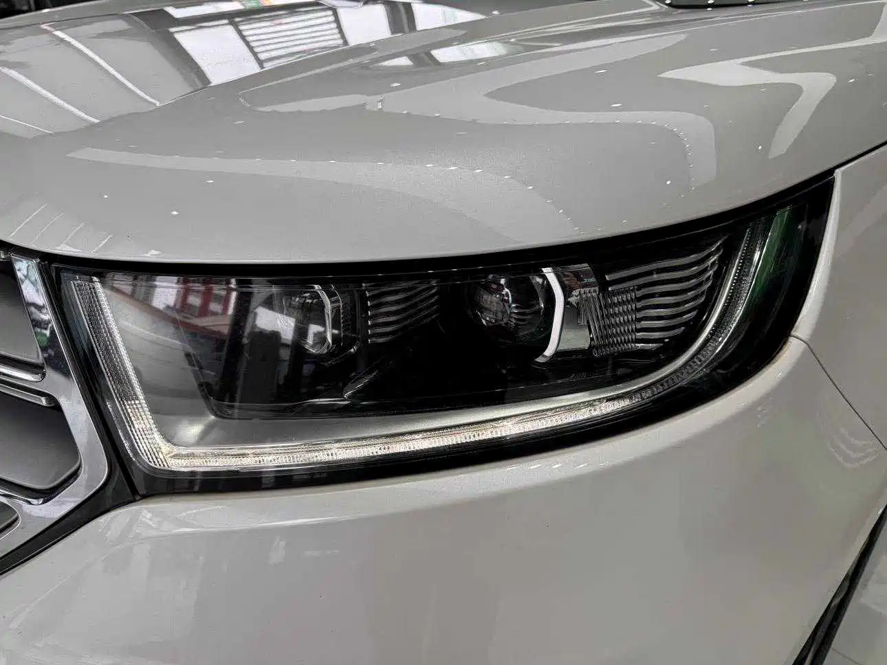 Фото 33 - Ford Edge