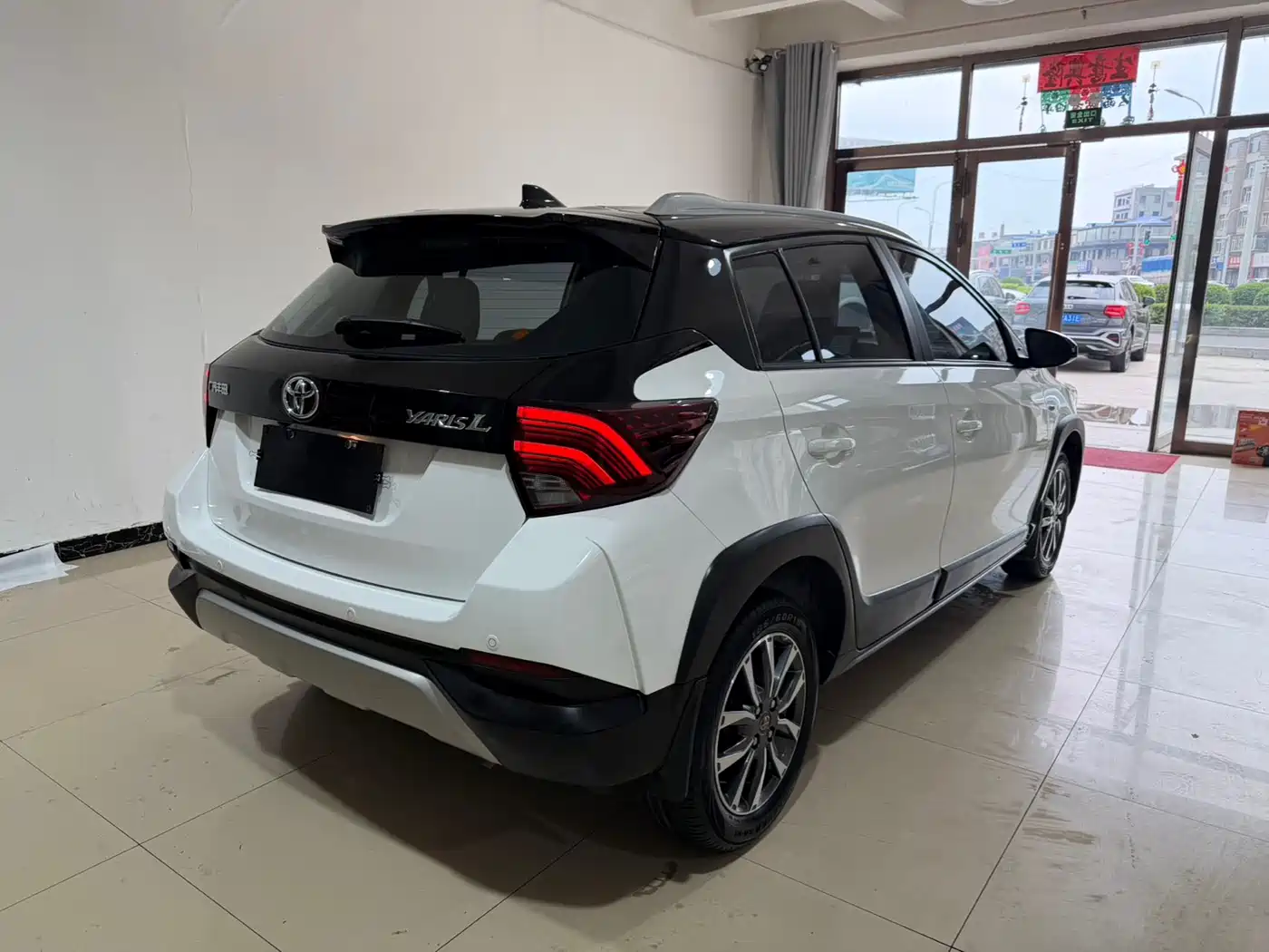 Toyota YARiS L Zhi Xuan 2022 1.5L CVT Luxury PLUS Edition фото 6