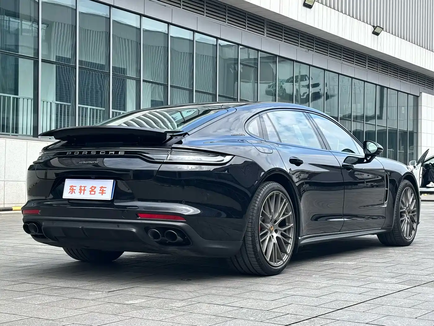 Porsche Panamera 2023 Panamera Executive Long Wheelbase Platinum Edition 2.9T фото 7