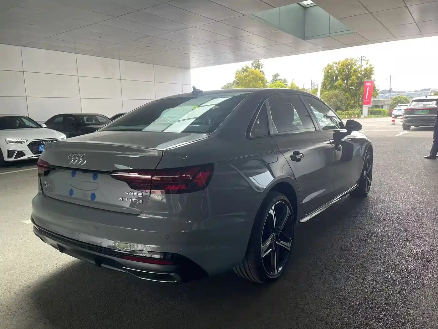 Audi A4L 2025 2 Million Celebration Edition 40 TFSI Luxury Dynamic фото 9