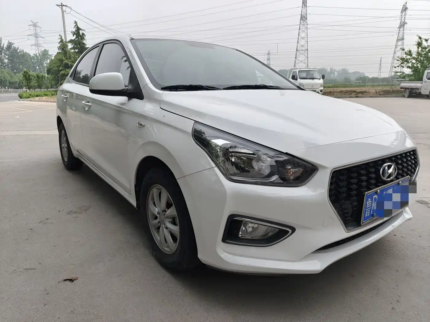 Hyundai Verna 2020 1.4L Manual GLS Colorful Edition фото 3