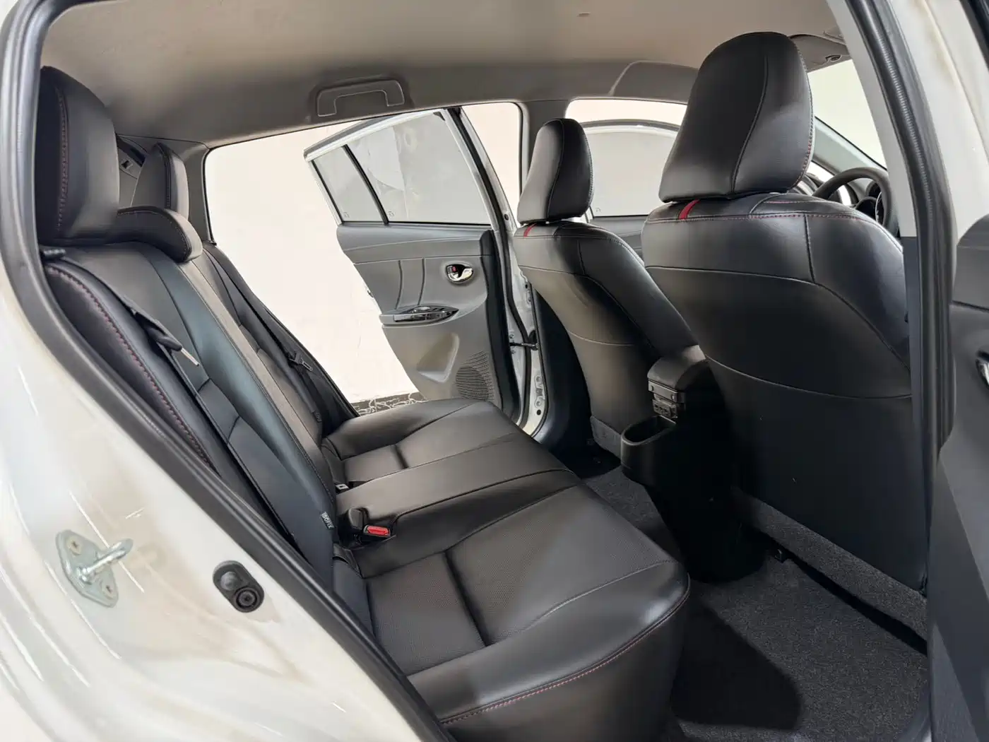 Toyota YARiS L Zhi Xuan 2022 1.5L CVT Luxury PLUS Edition фото 11