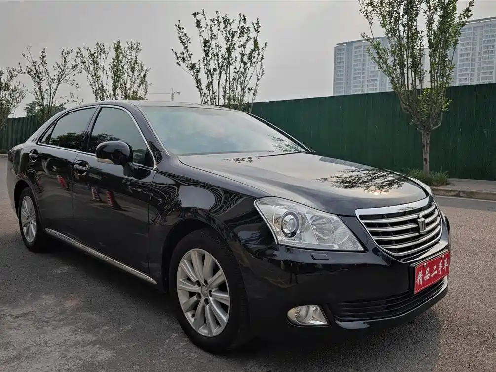 Toyota Crown 2010 2.5L Royal Leather Sunroof Navigation фото 3