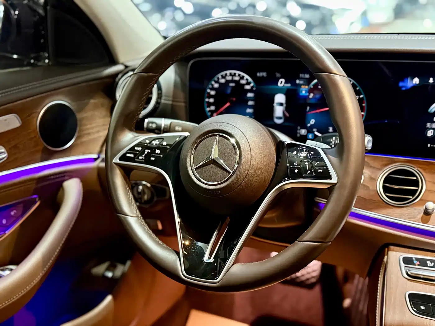 MERCEDES-BENZ E CLASS