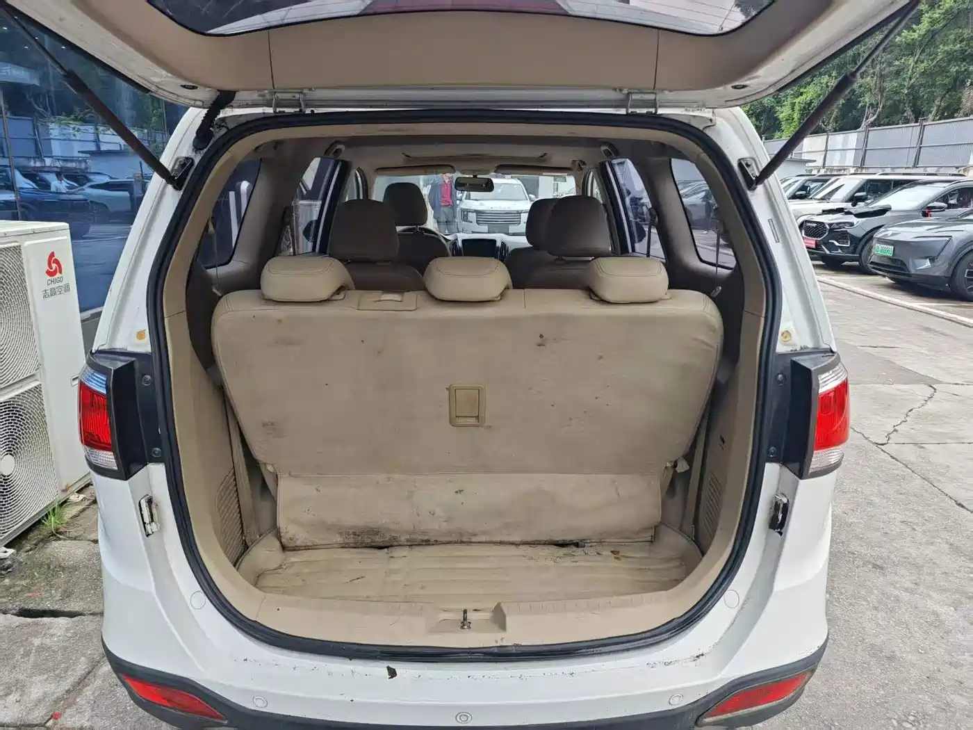 Baojun 730 2015 2014 1.5L Manual Luxury Navigation ESP Edition 7-Seater