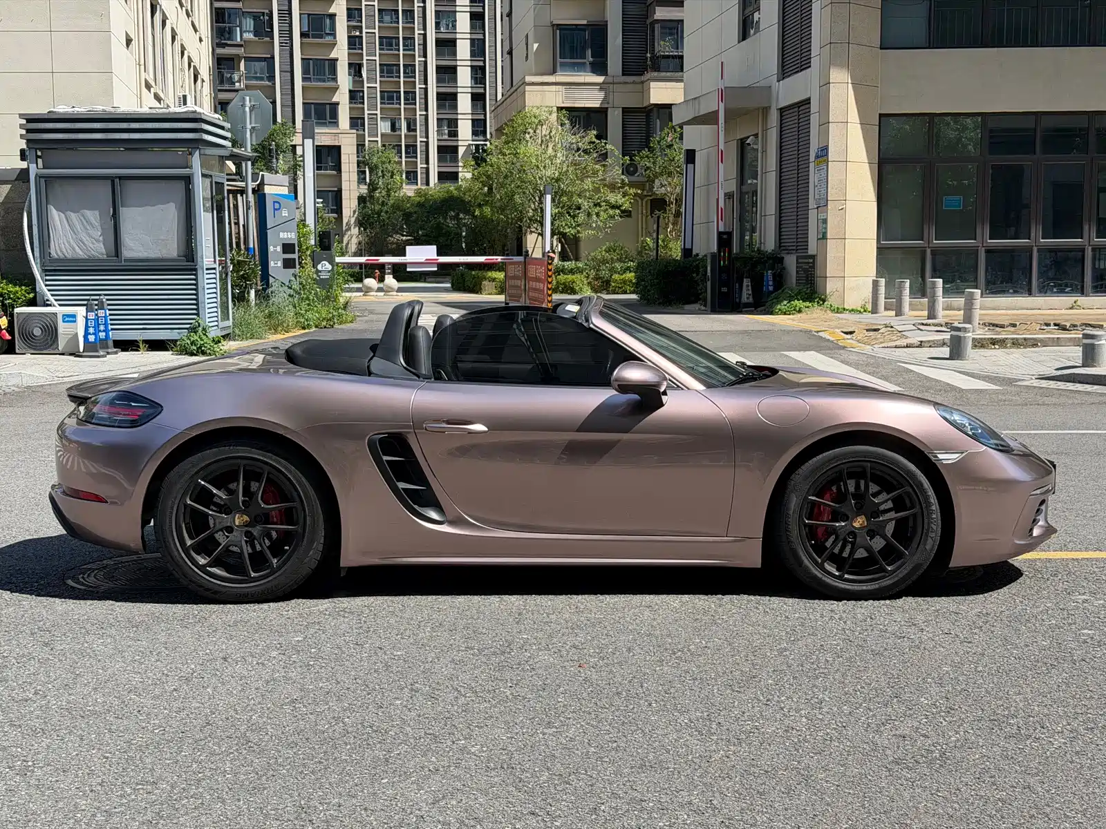 Photo 13 - Porsche 718