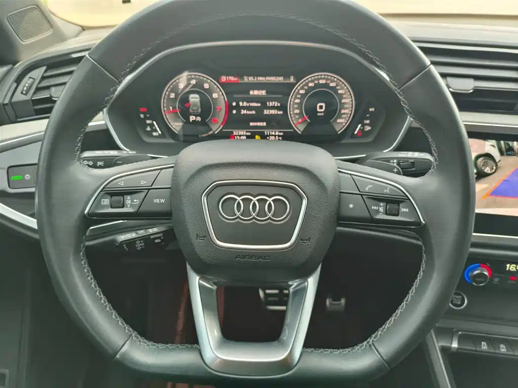 Audi Q3 2024 35 TFSI Fashion Sport фото 11