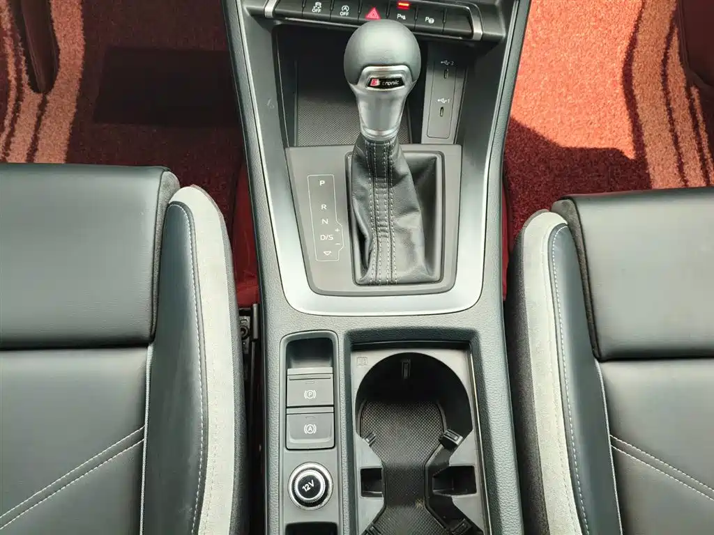 Audi Q3 2024 35 TFSI Fashion Sport фото 13