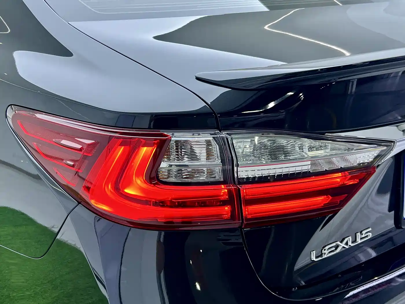 Lexus ES 2015 200 Elite Edition фото 13