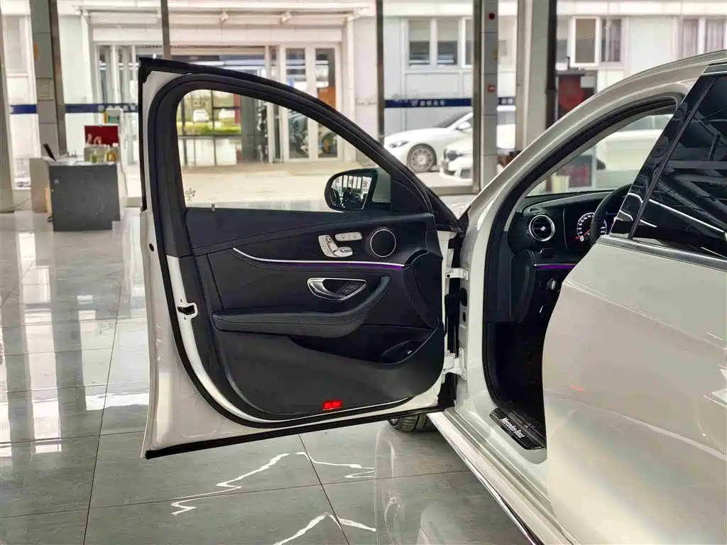 Mercedes-Benz E-Class 2019 E 300 L Sport Fashion фото 22