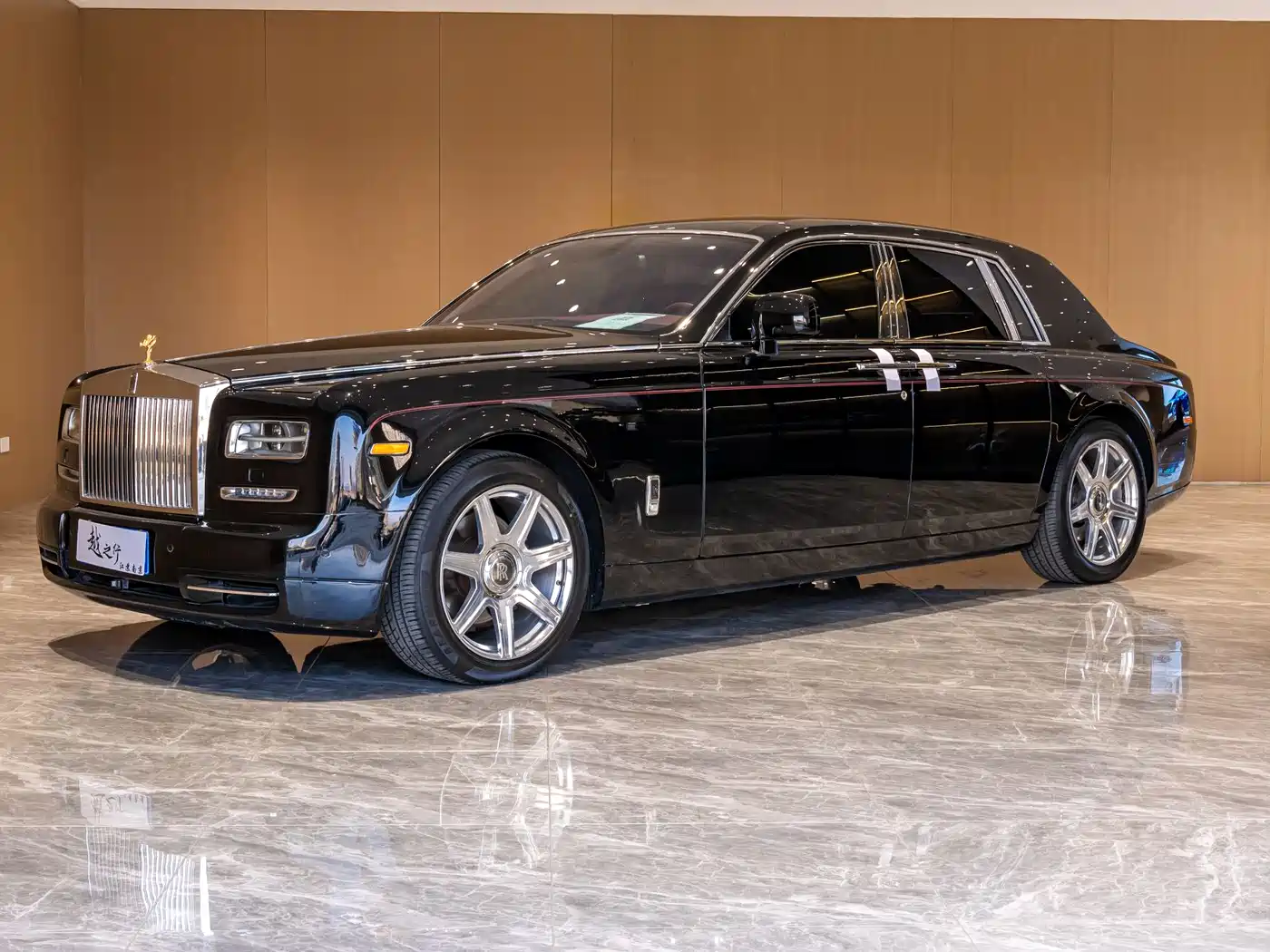 Фото 1 - Rolls-Royce Phantom