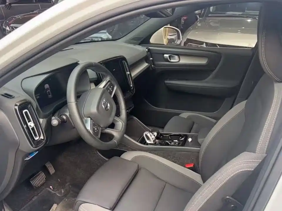 Volvo XC40 2024 2024 B3 Smart Elite Luxury Edition