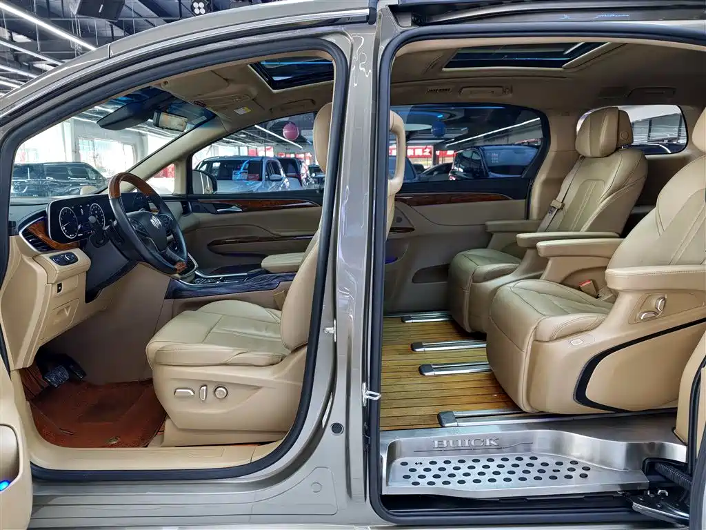 Buick GL8 2021 ES Landlord 653T Luxury фото 10