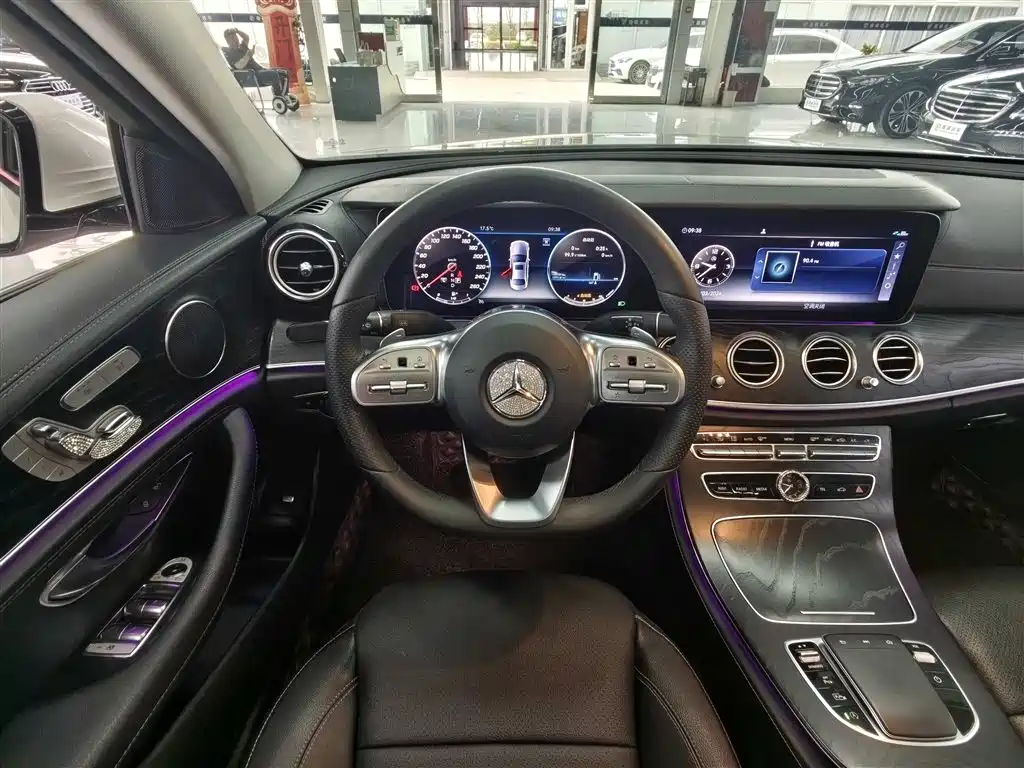 Mercedes-Benz E-Class 2019 E 300 L Sport Fashion фото 8