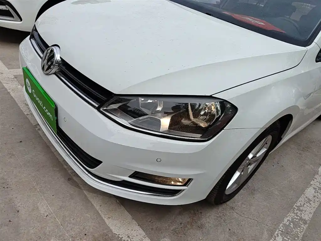 Volkswagen Golf 2017 230TSI Auto Comfort Millionth Anniversary Edition фото 24