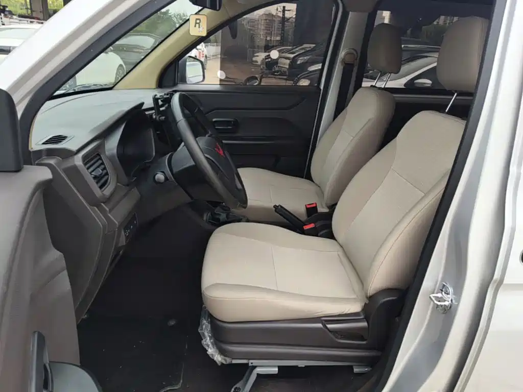 Wuling Motors Wuling Hongguang V 2024 2022 1.5L Power Take Edition Electric Power Steering LAR